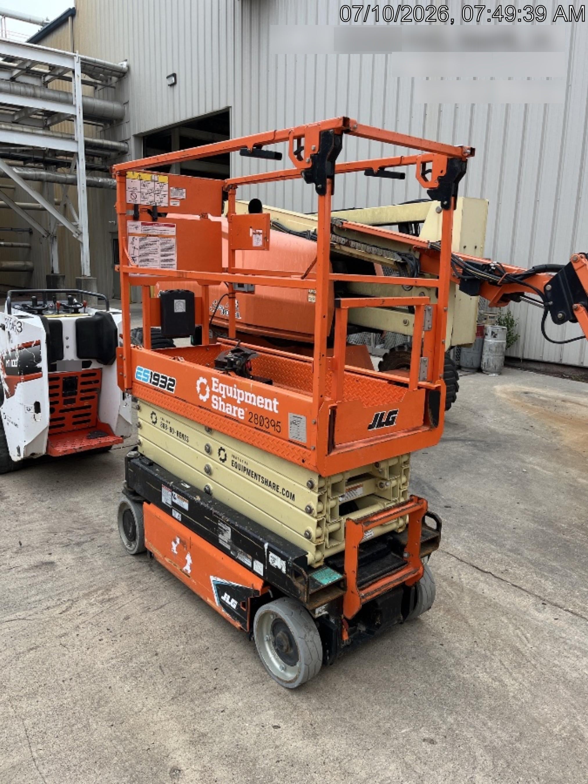 2022 JLG ES1932