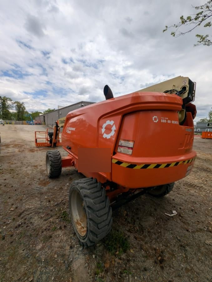 2023 JLG 660SJ