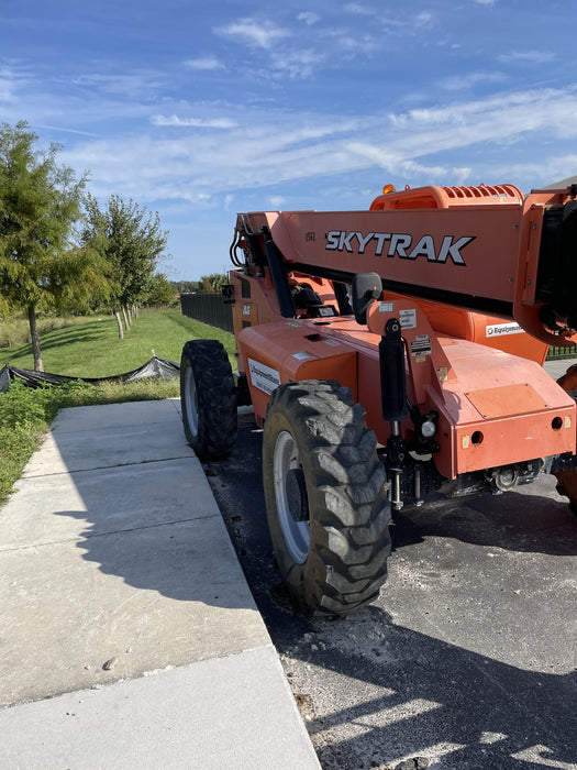 2017 Skytrak 6042 42' REACH, PALLET FORKS, 6k, FOAM FILLED TIRES