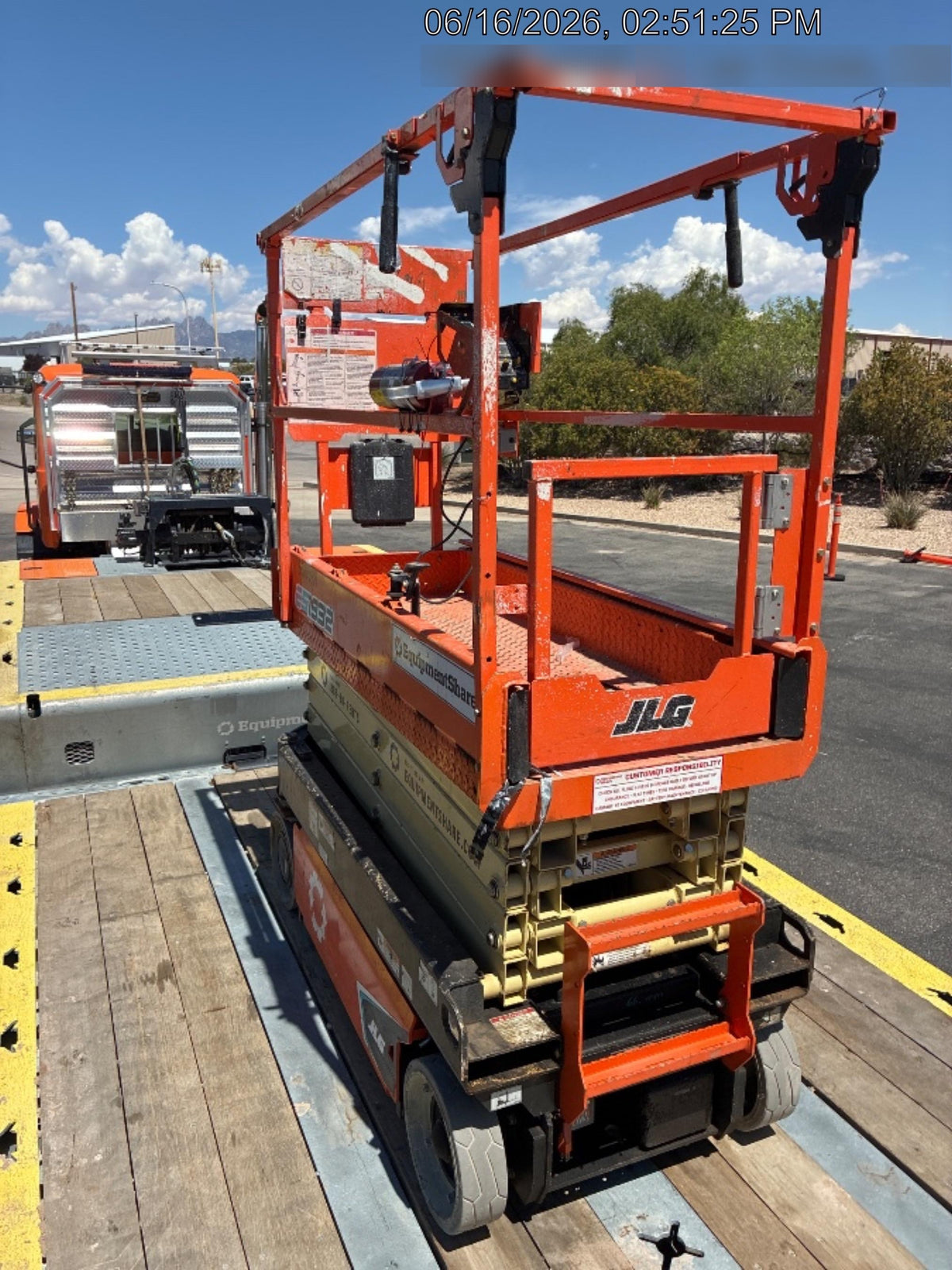 2023 JLG ES1932