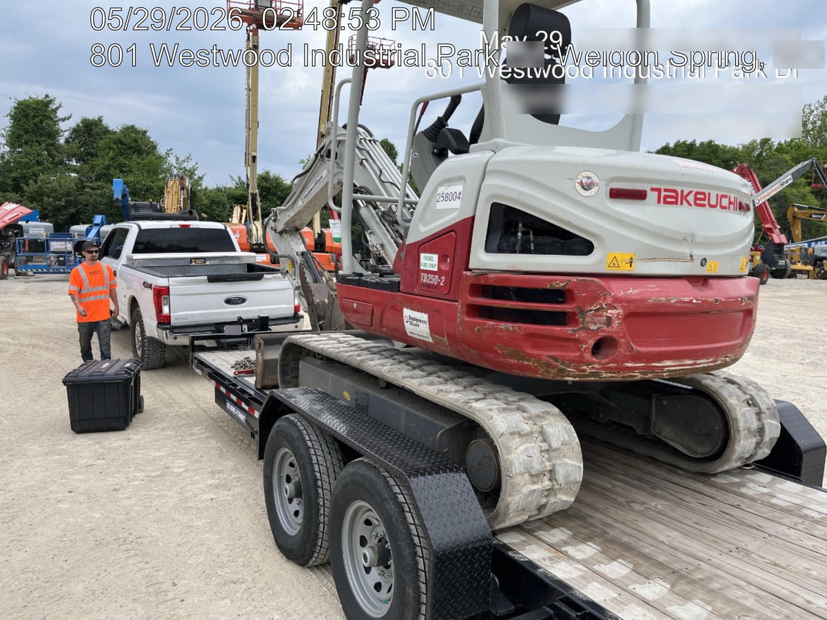 2022 TAKEUCHI TB250-2R