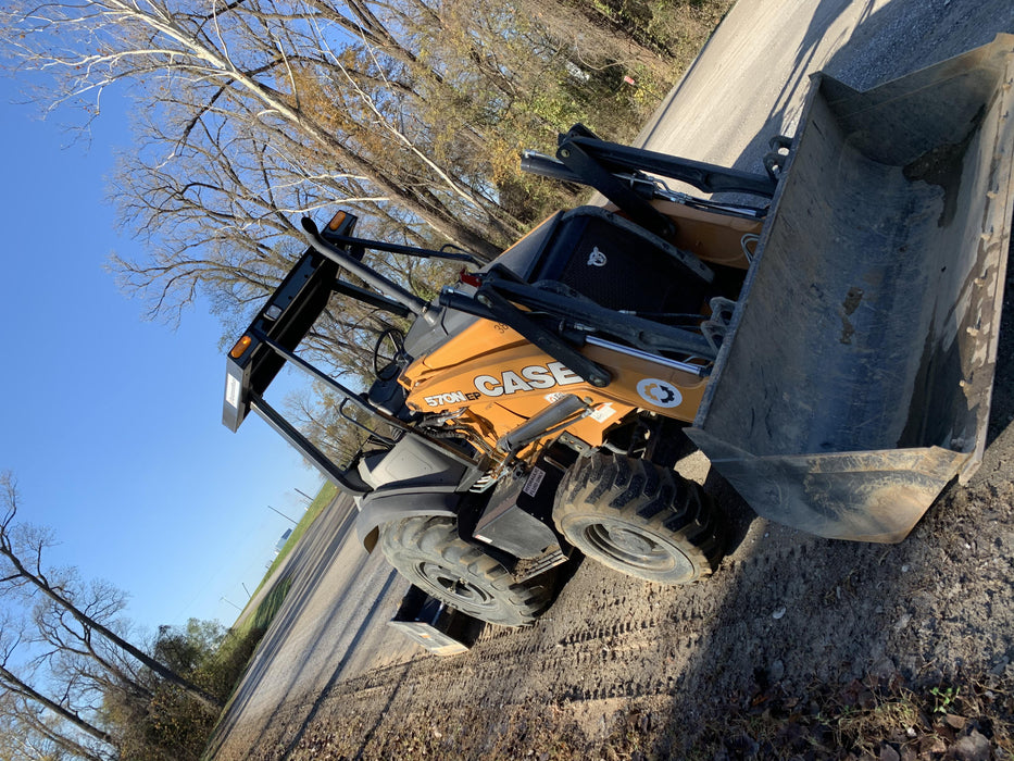 2019 Case 570N EP Canopy, 4WD, GP Front Bucket, Dual Tilt Cylinder, 84" Box Blade w/ Scarifier, Wheel Weights, Beacon