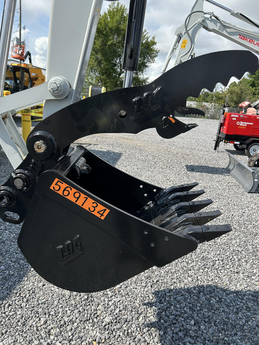 2025 TAKEUCHI 24" Bucket Takeuchi