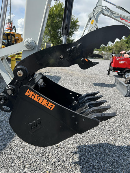 2025 TAKEUCHI 24" Bucket Takeuchi