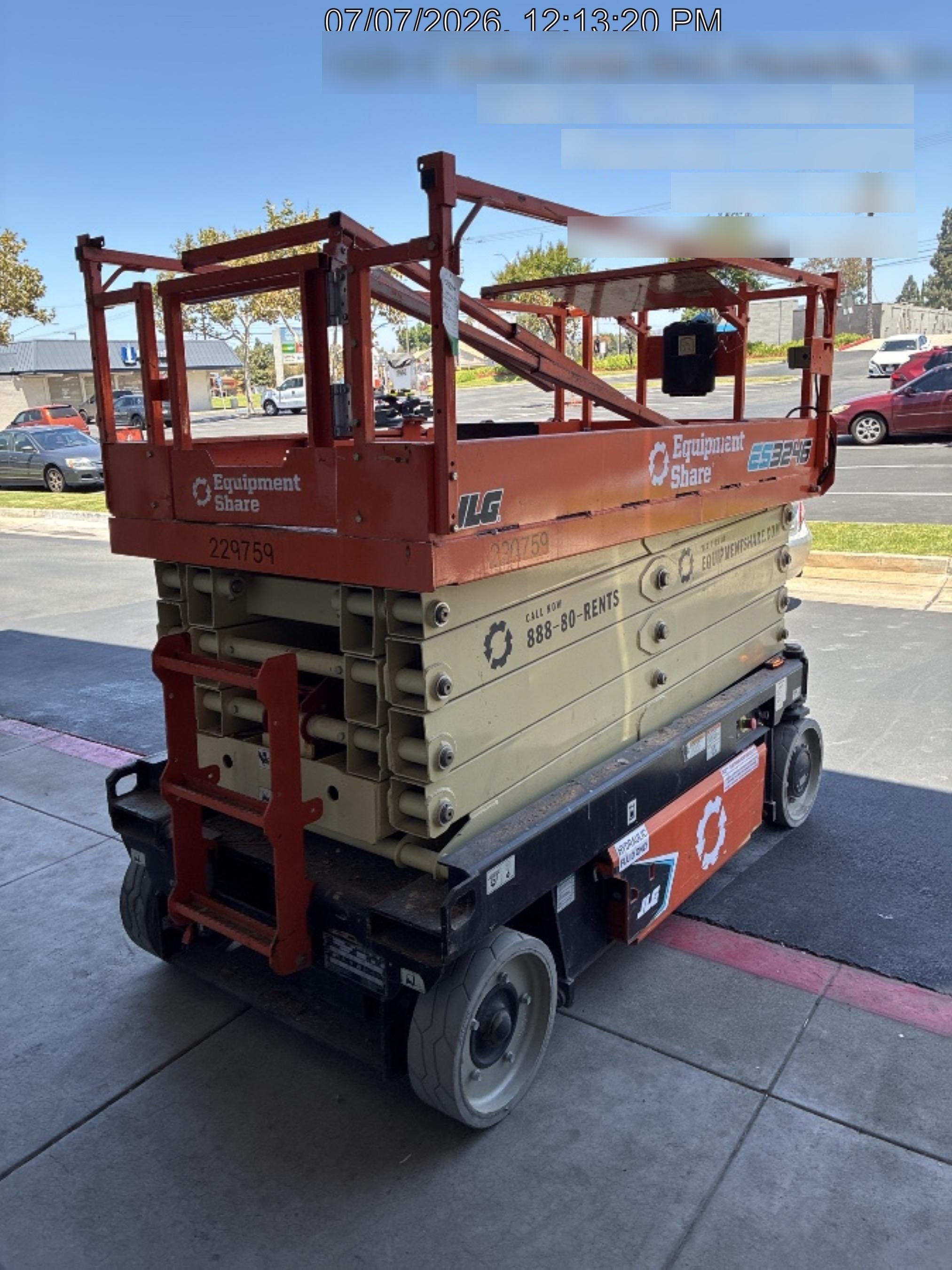 2022 JLG ES3246