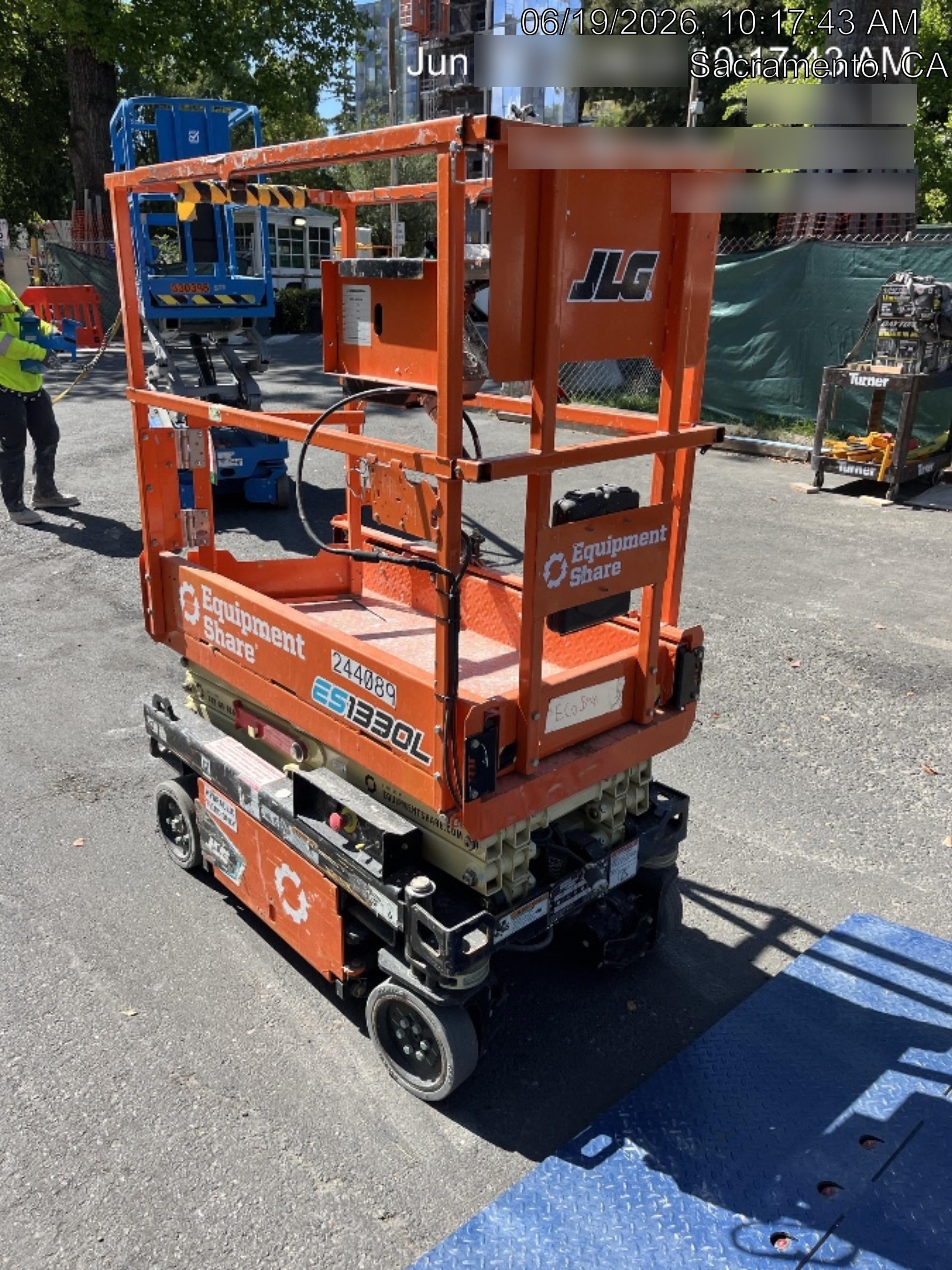 2022 JLG ES1330L