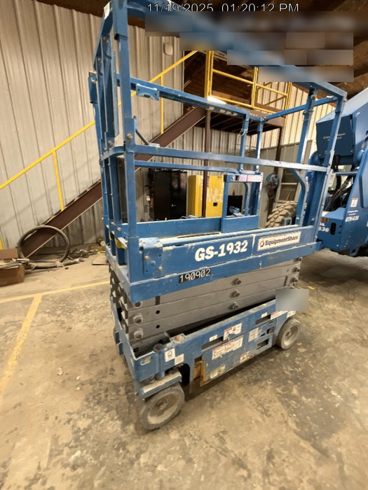 2021 GENIE GS-1932