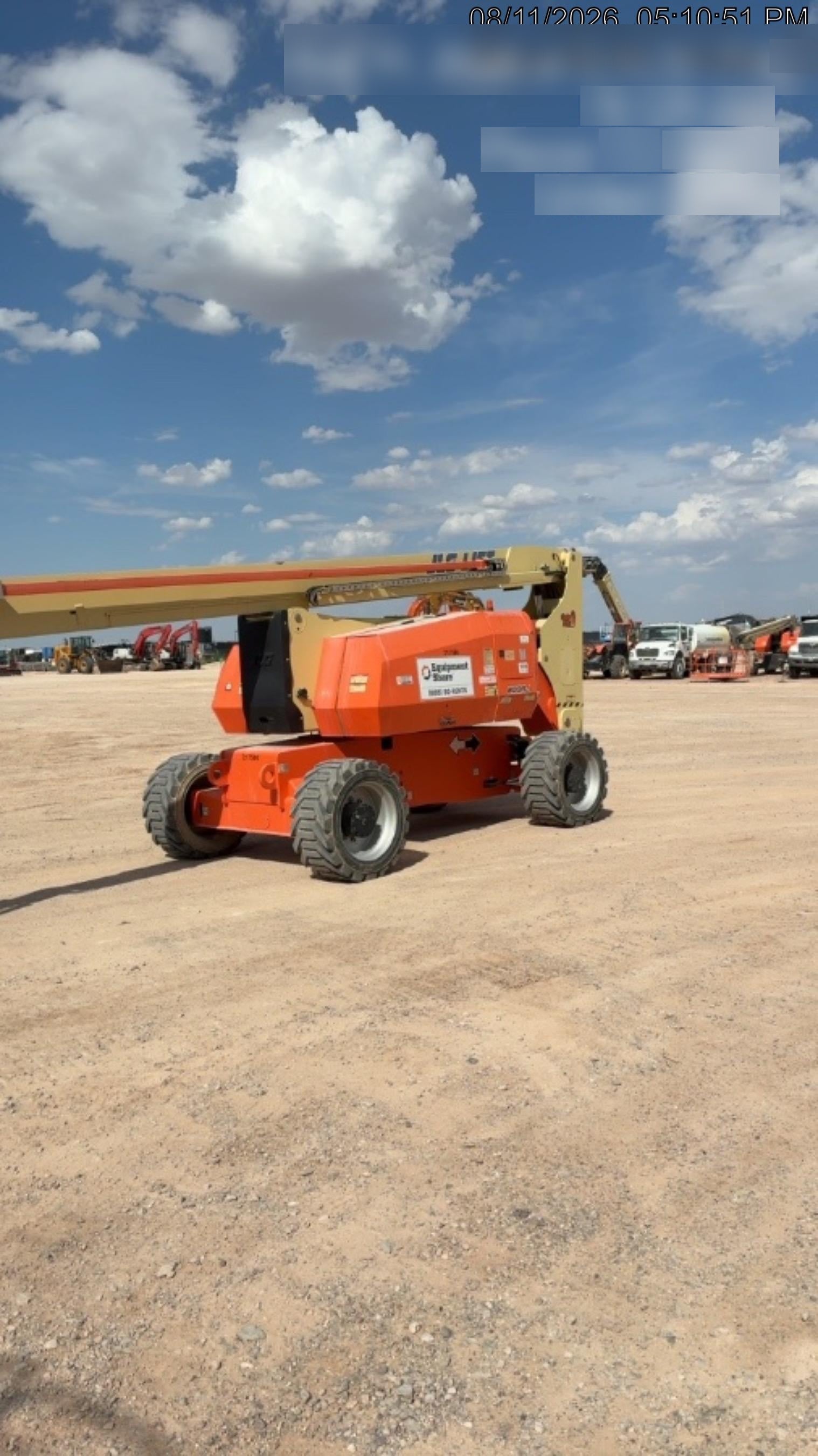 2022 JLG 800AJ