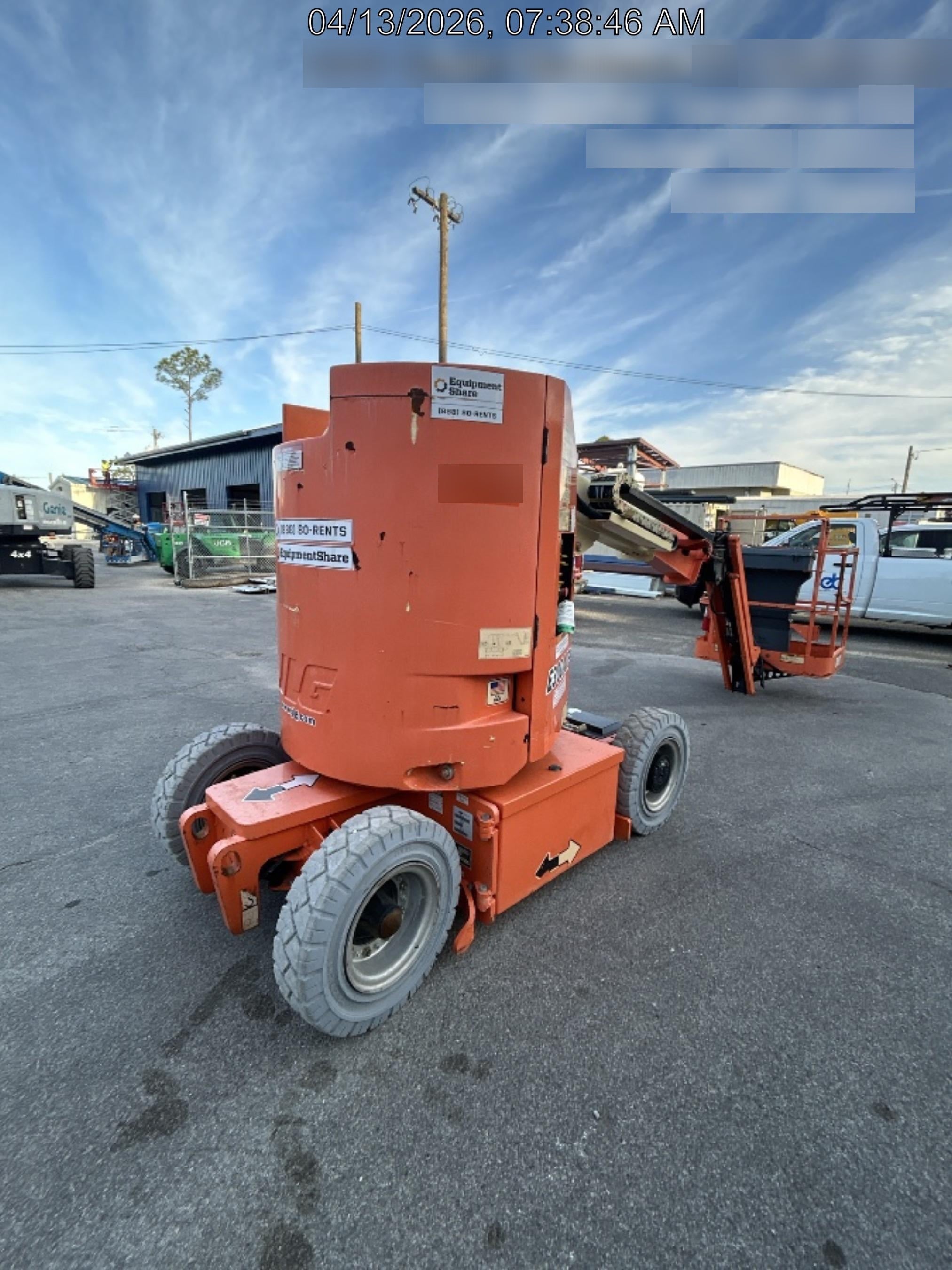 2019 JLG E300AJP