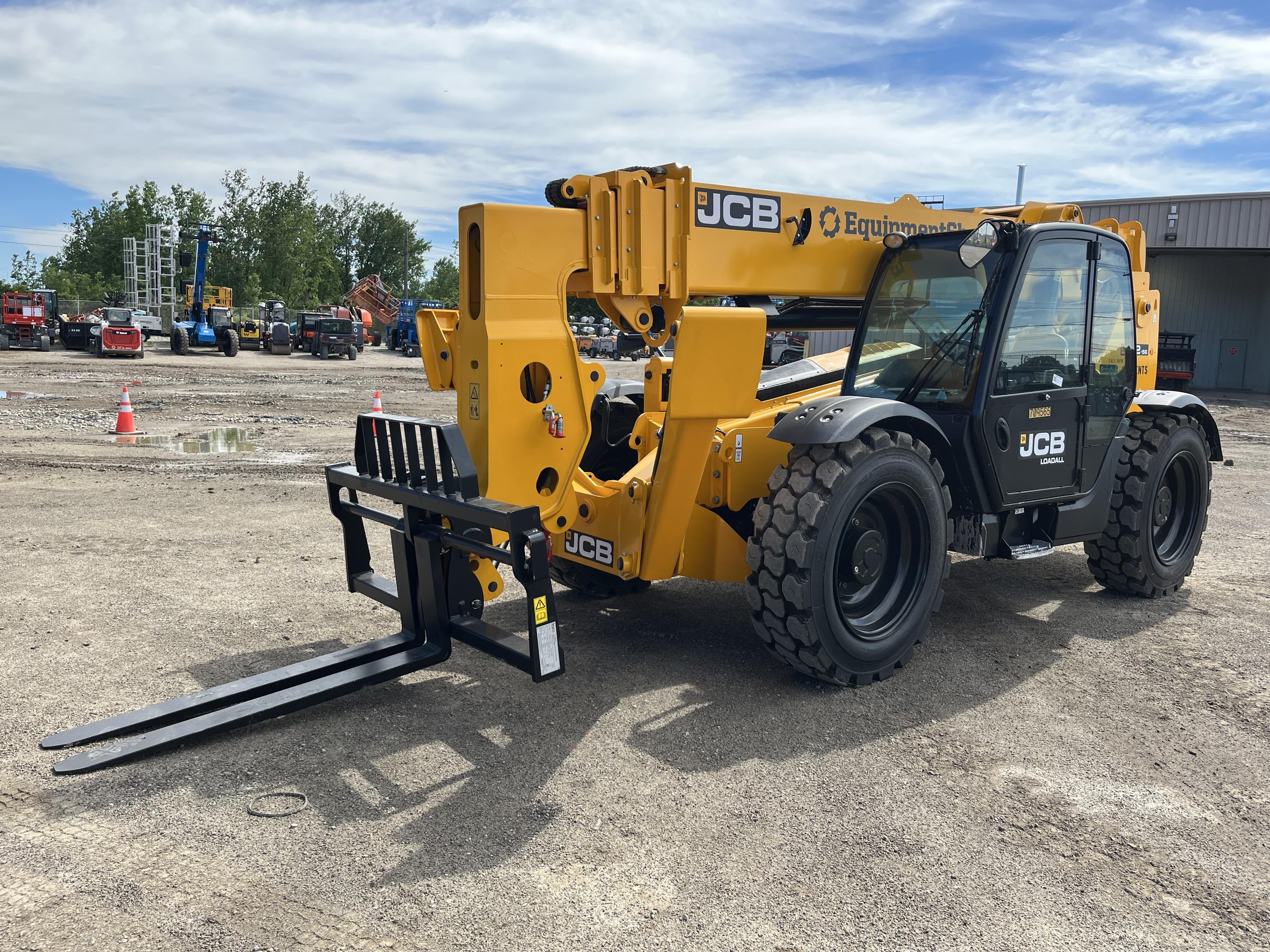 2026 JCB 512-56