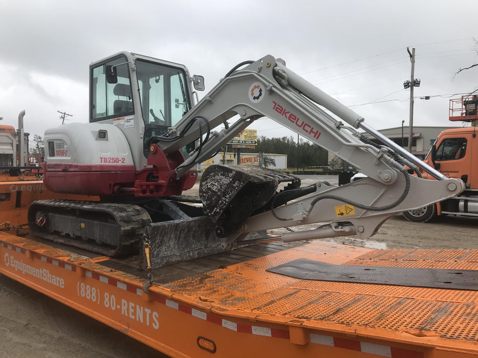 2020 TAKEUCHI TB250-2C