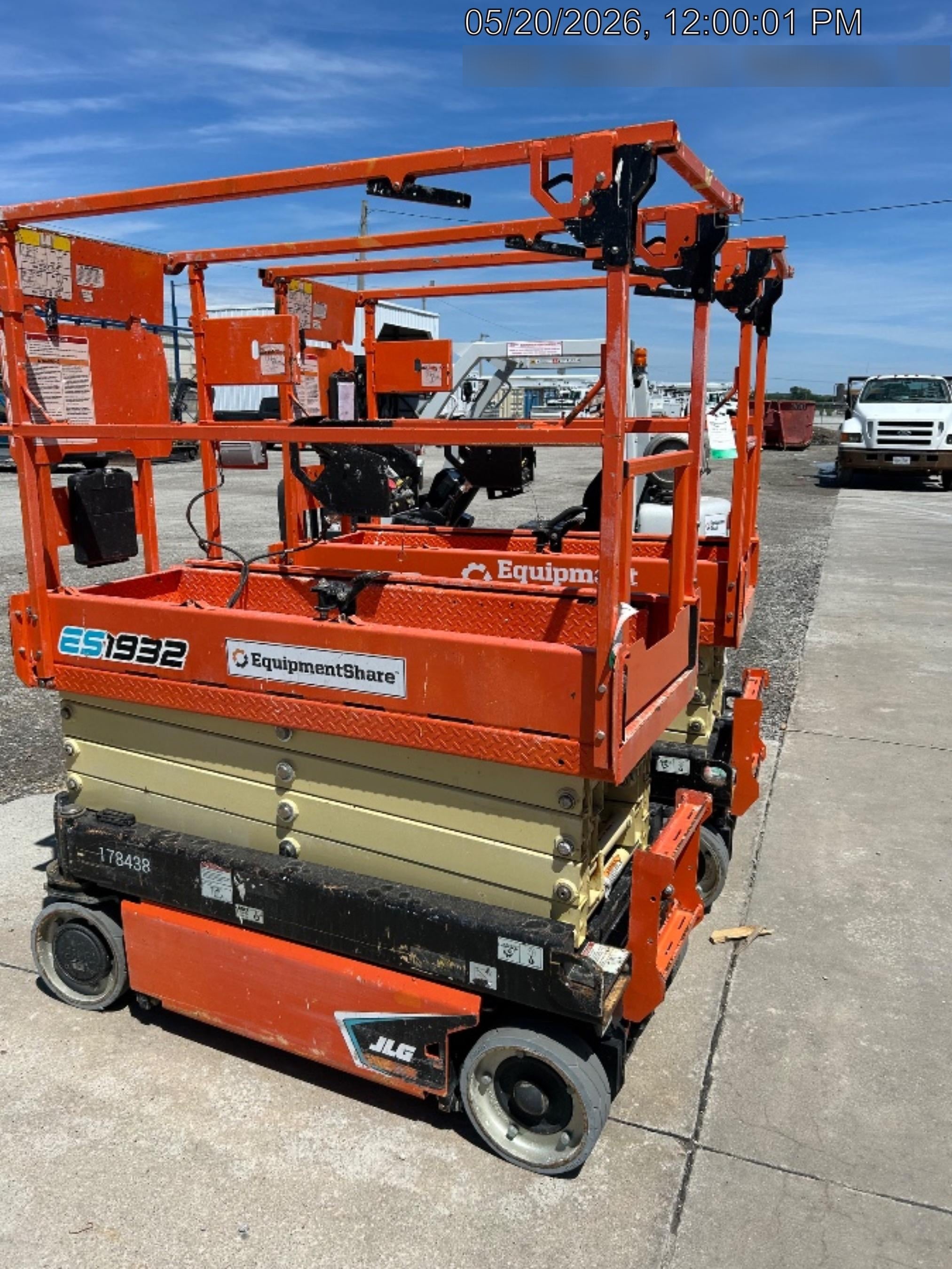 2022 JLG ES1932