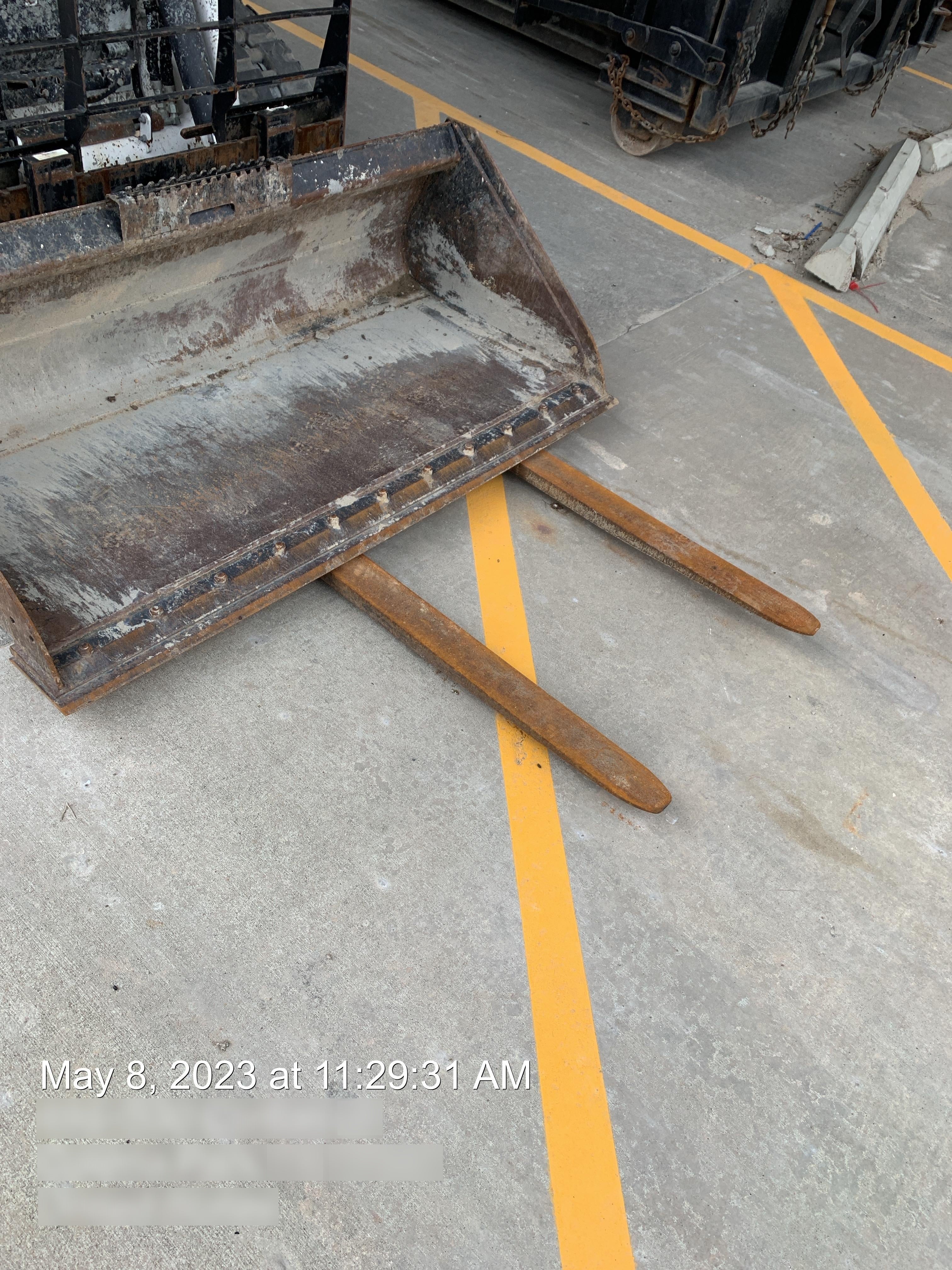 2022 ARROW MATERIAL HANDLING 60" Pallet Forks - Arrow