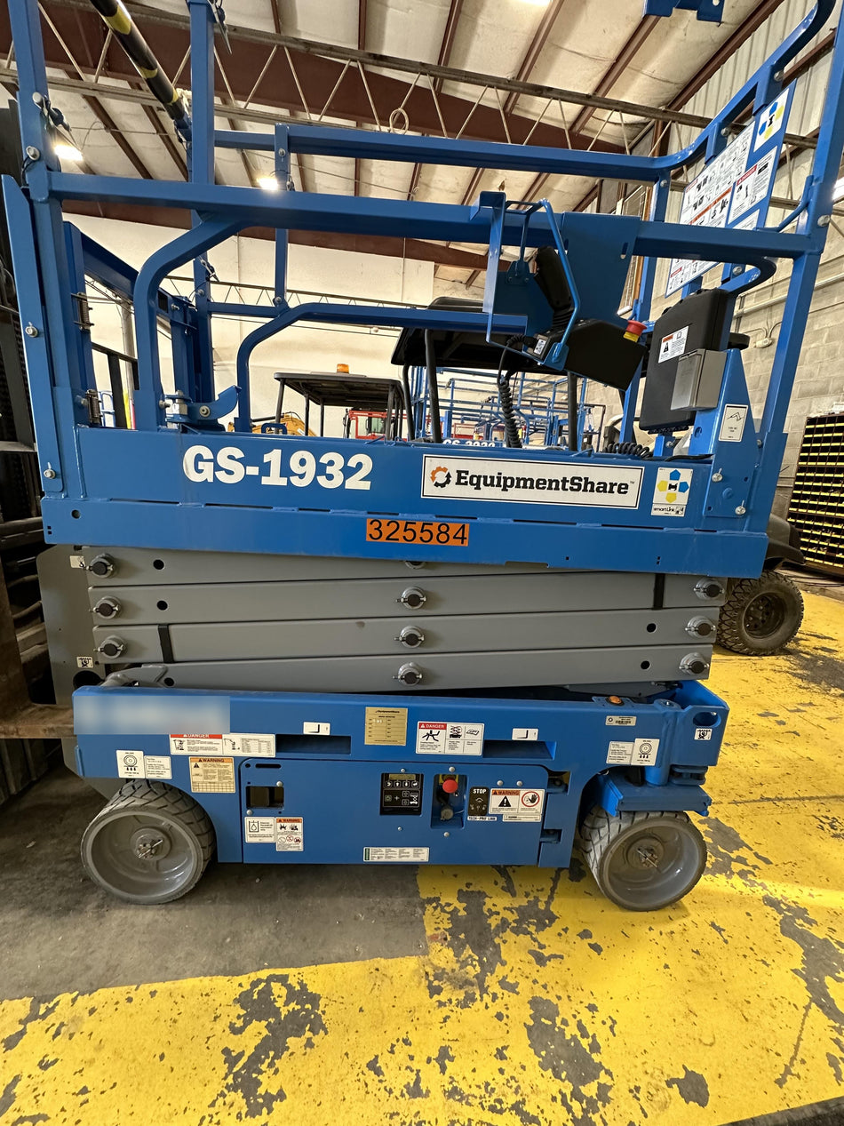 2023 GENIE GS-1932