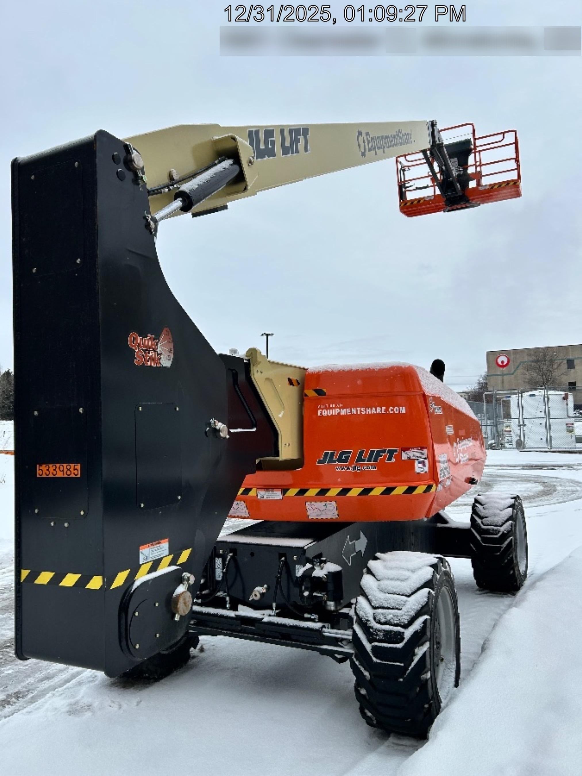 2025 JLG 800AJ