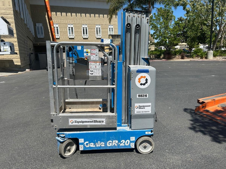 2021 GENIE GR-20