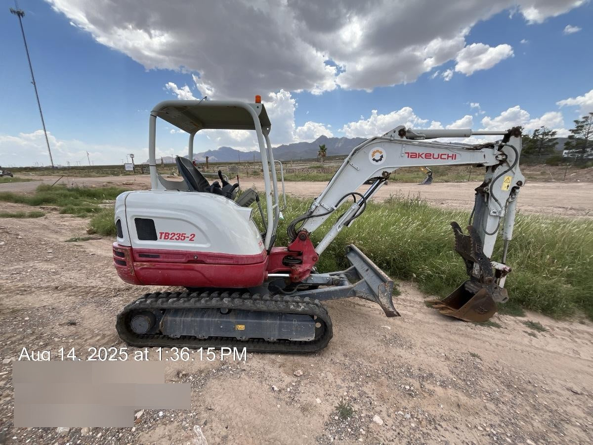 2020 TAKEUCHI TB235-2R