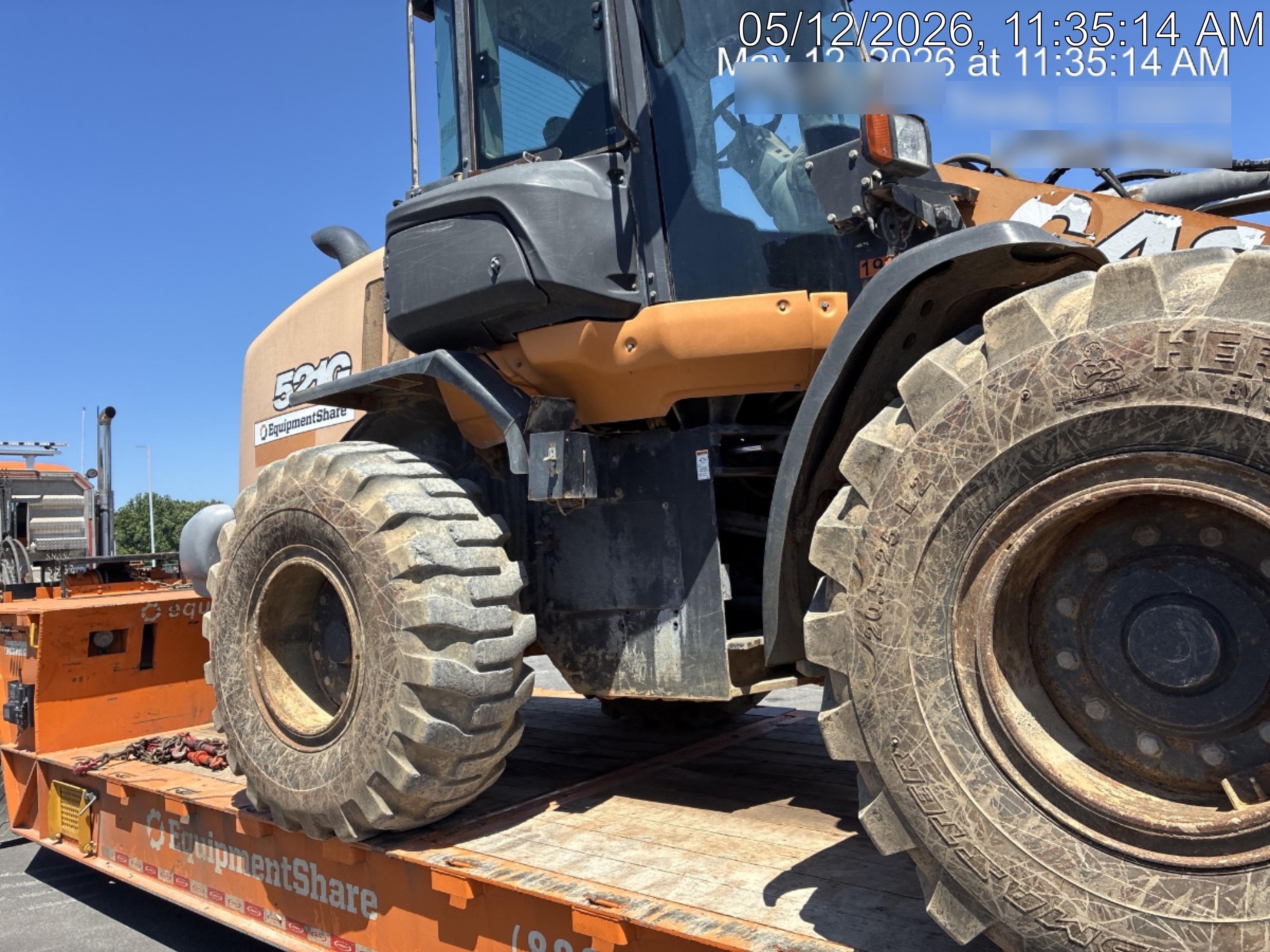 2018 Case 521G CLOSED CAB, JRB 416 STYLE HYD COUPLER