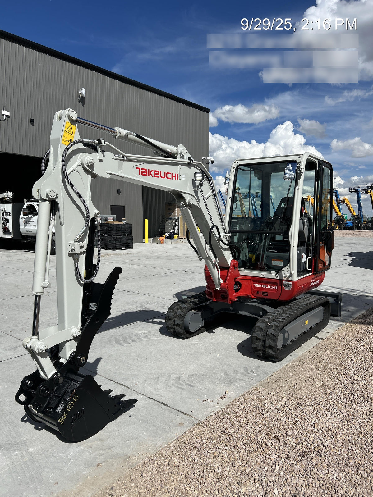 2025 TAKEUCHI TB235-2CR