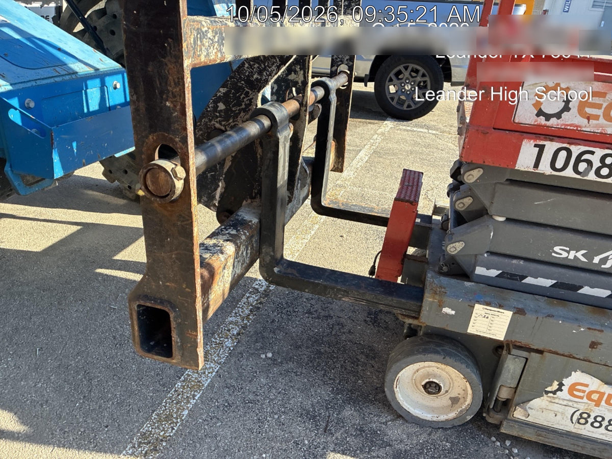 2018 Genie GTH-636 Genie GTH-636 w/Open ROPS, Solid Tires, Work Light/Beacon, 48" Carriage and Forks