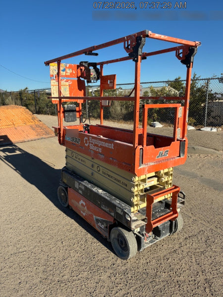 2022 JLG ES1932