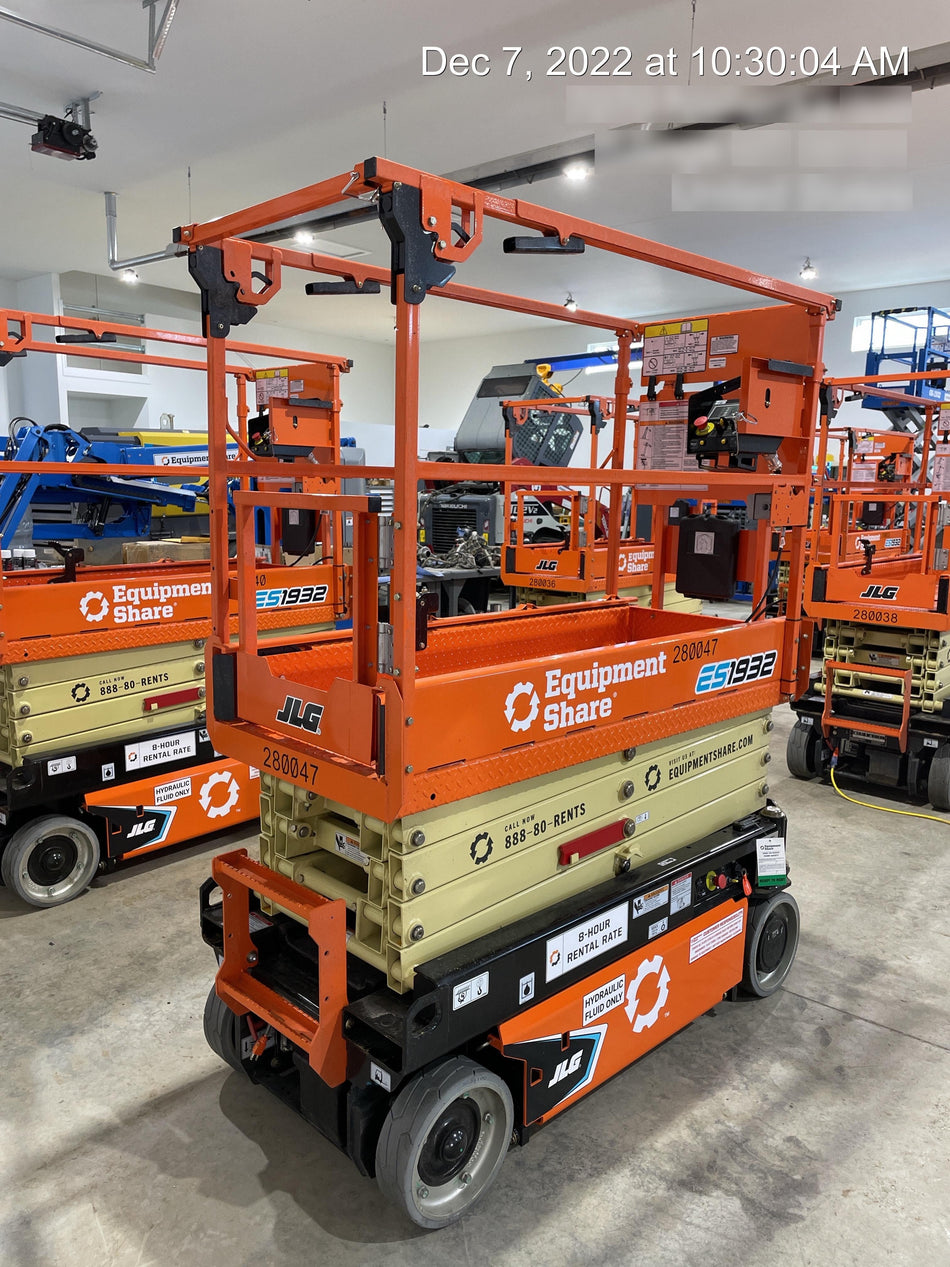2022 JLG ES1932