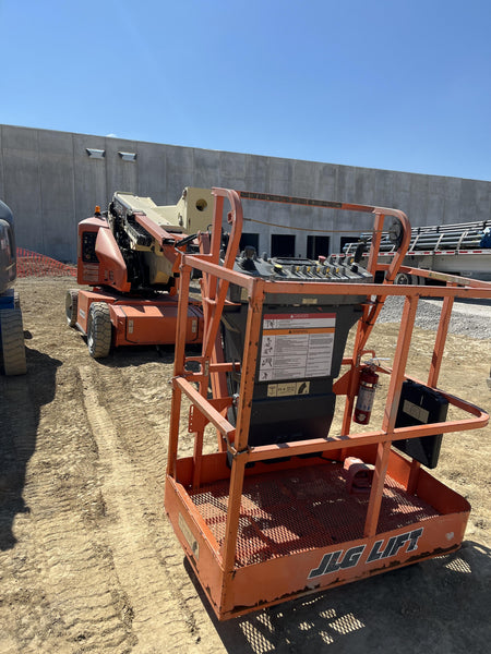 2019 JLG E400AJPN