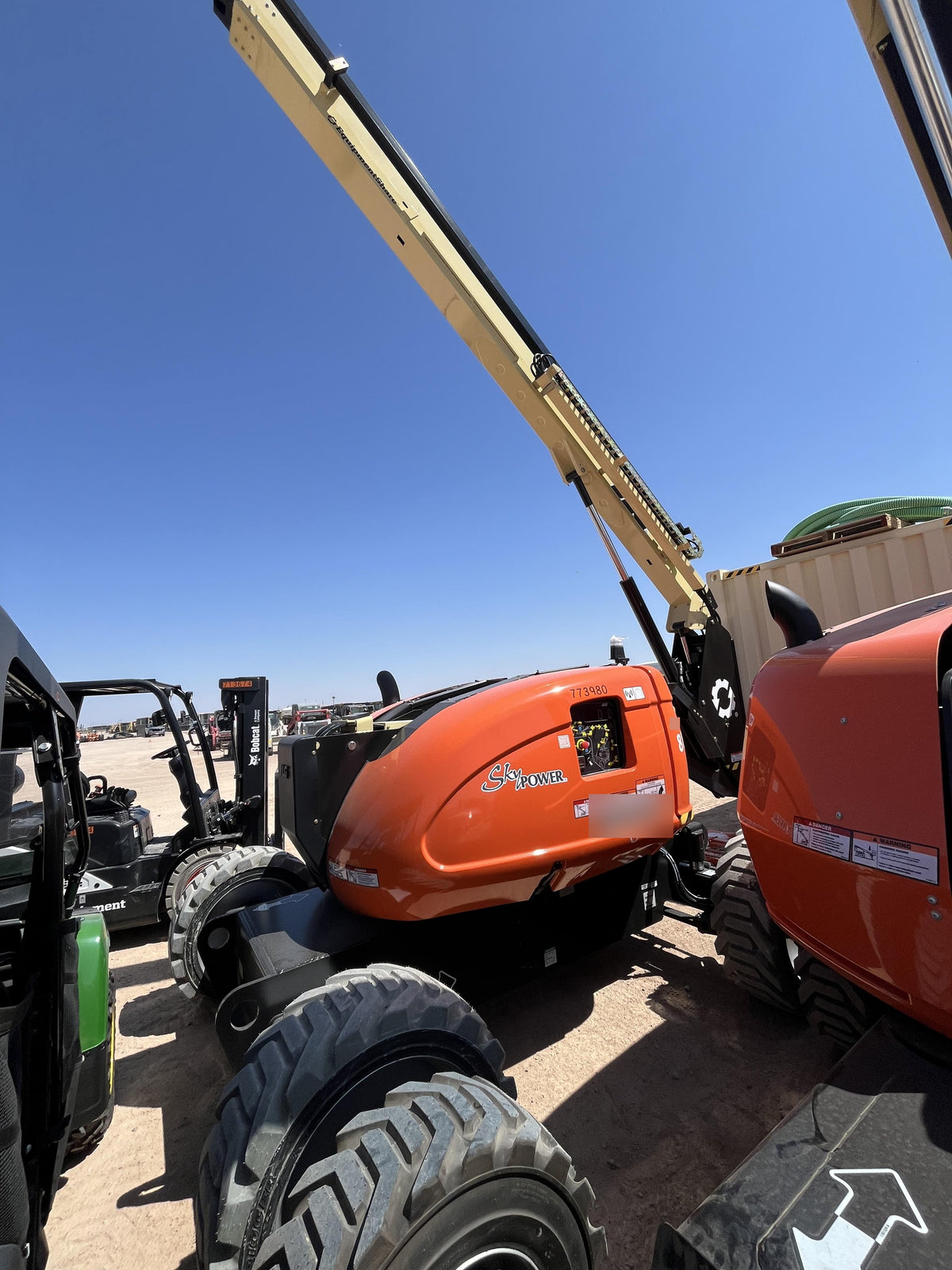 2026 JLG 600AJ