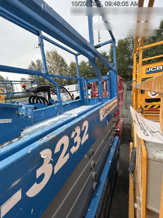 2020 Genie GS-3232 Standard, Folding half height swing gate, 800W Inverter