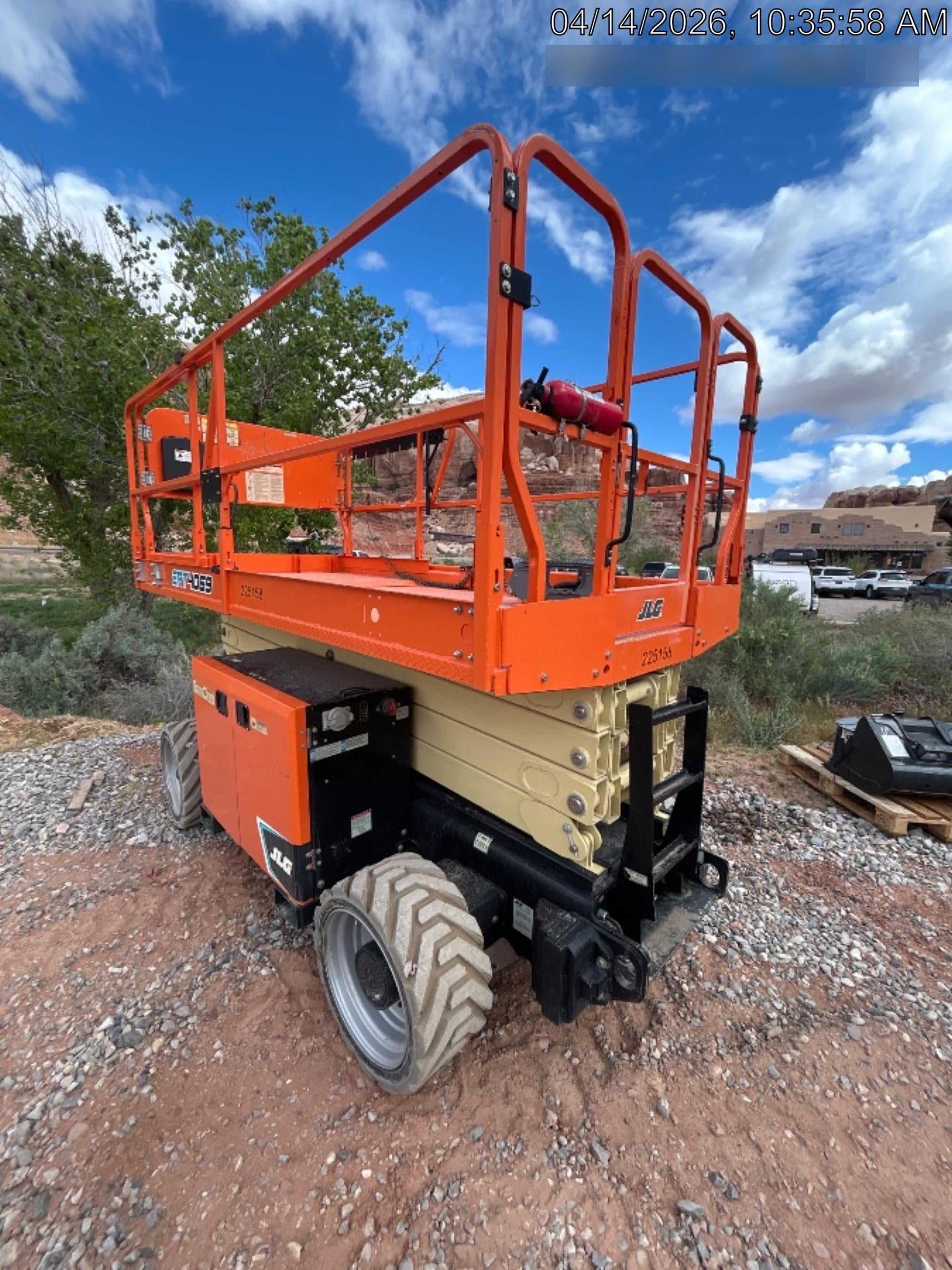 2022 JLG ERT4069