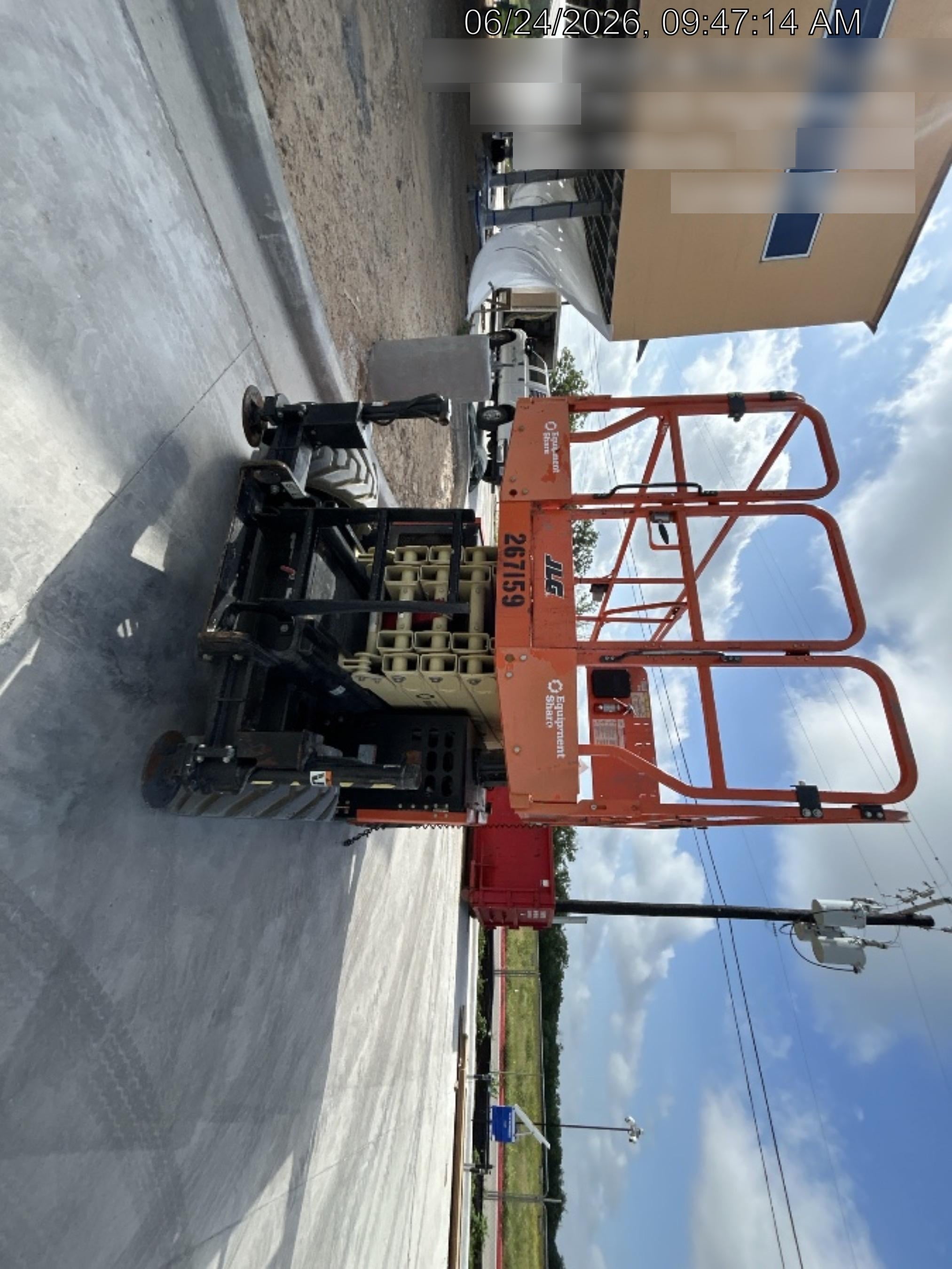 2022 JLG RT3369