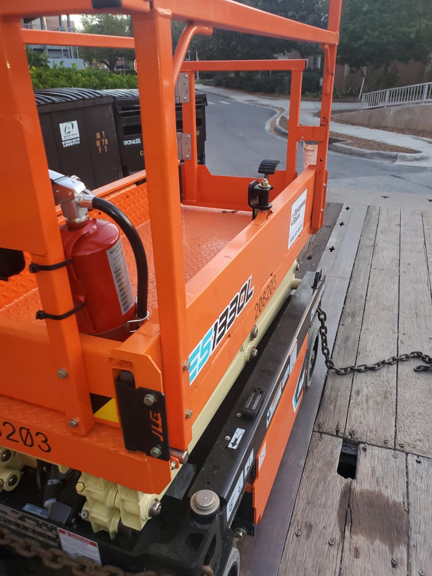 2022 JLG ES1330L