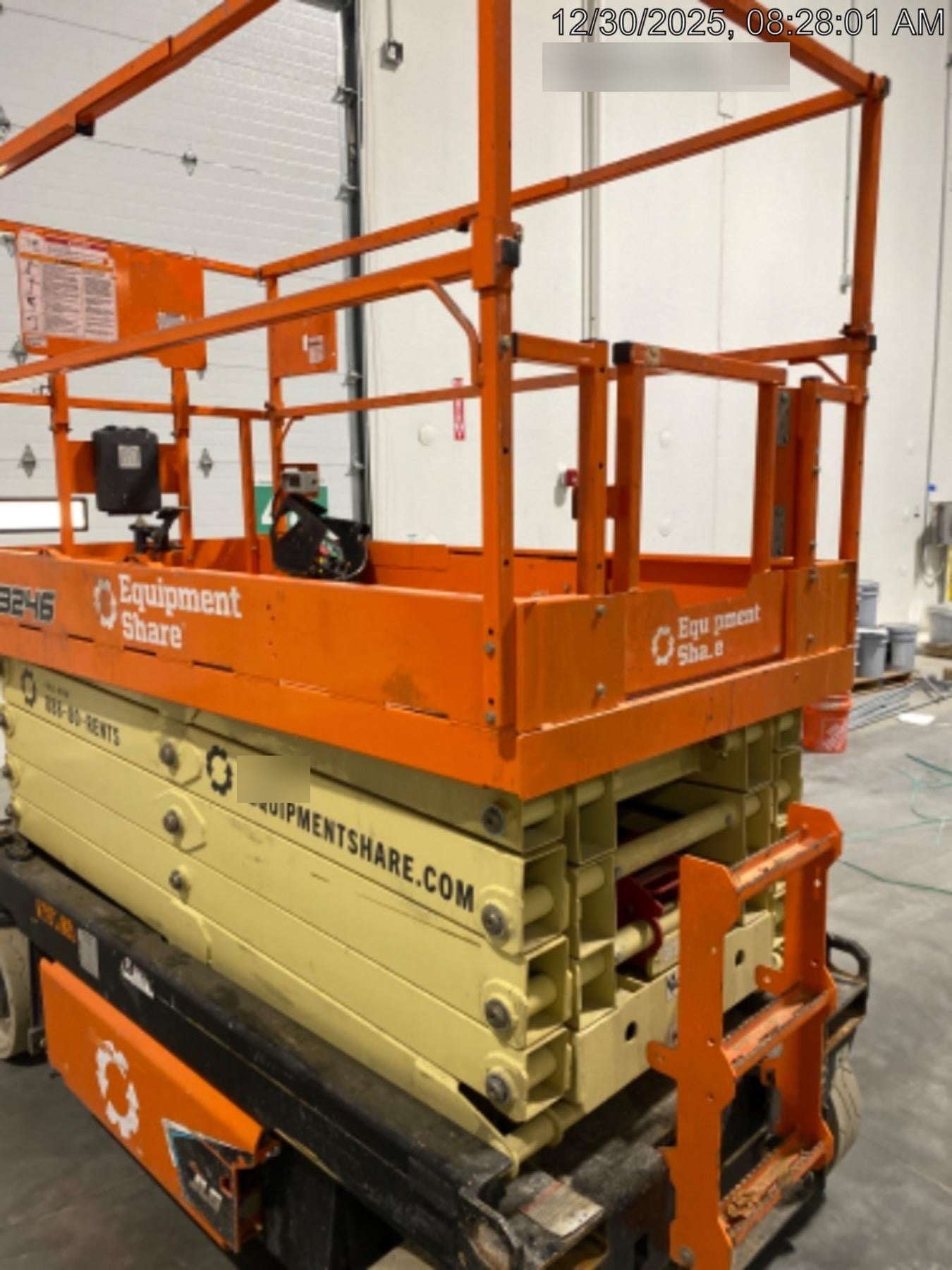 2022 JLG ES3246