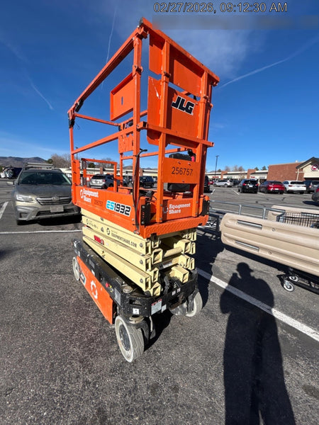 2022 JLG ES1932
