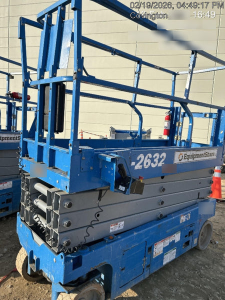 2019 Genie GS-2632 Folding rails with half height swing gate