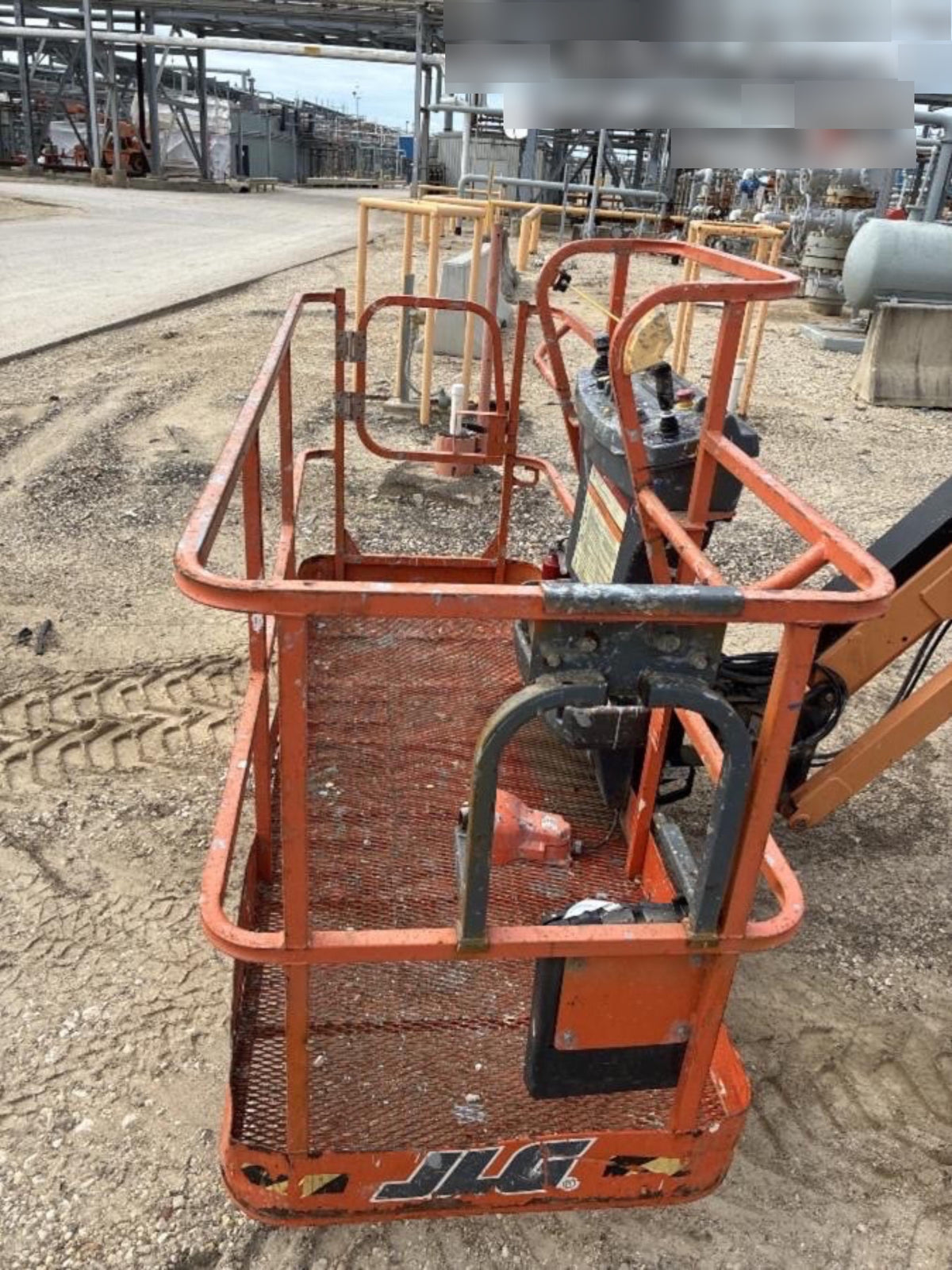 2023 JLG 660SJ