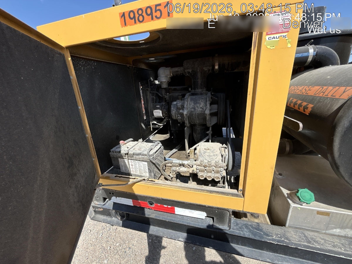 2022 VAC-TRON LP573XDT