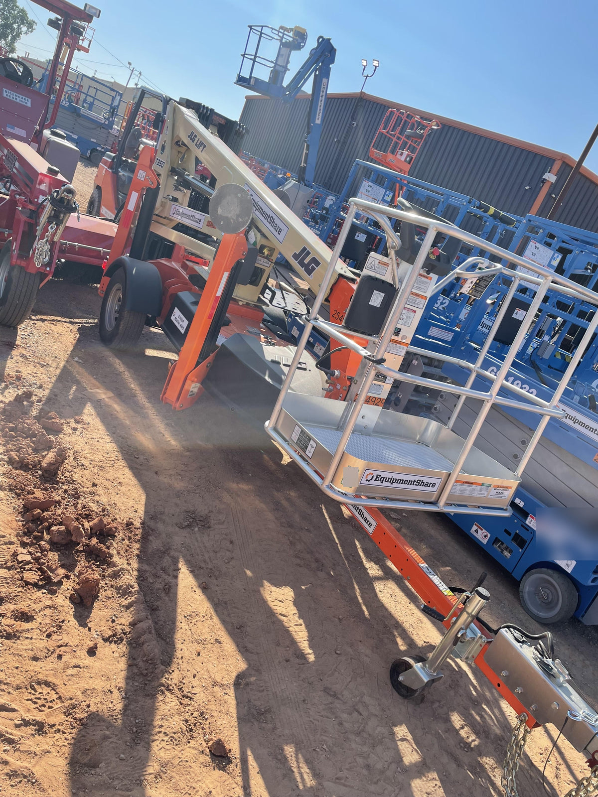 2022 JLG T350