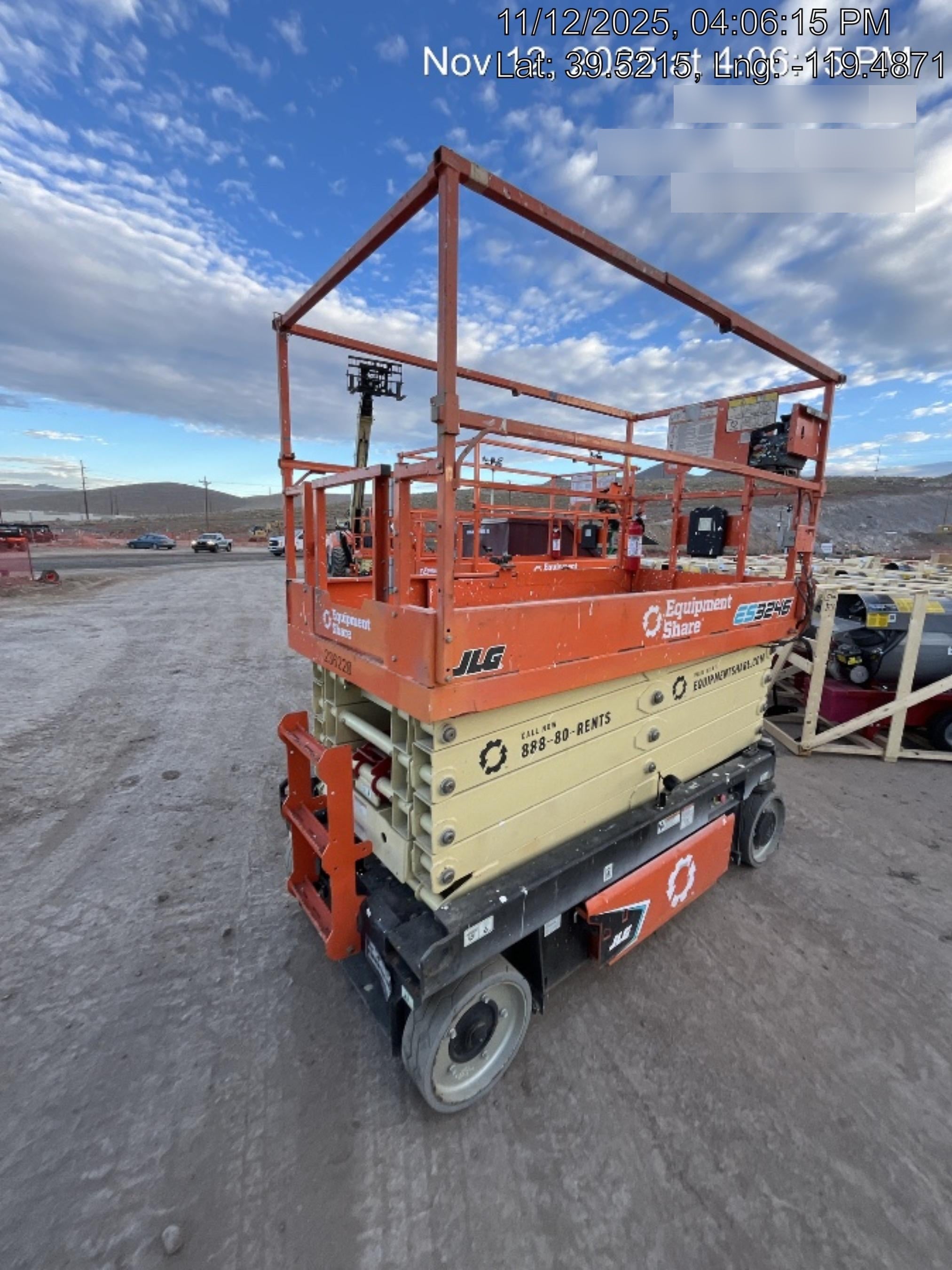 2022 JLG ES3246
