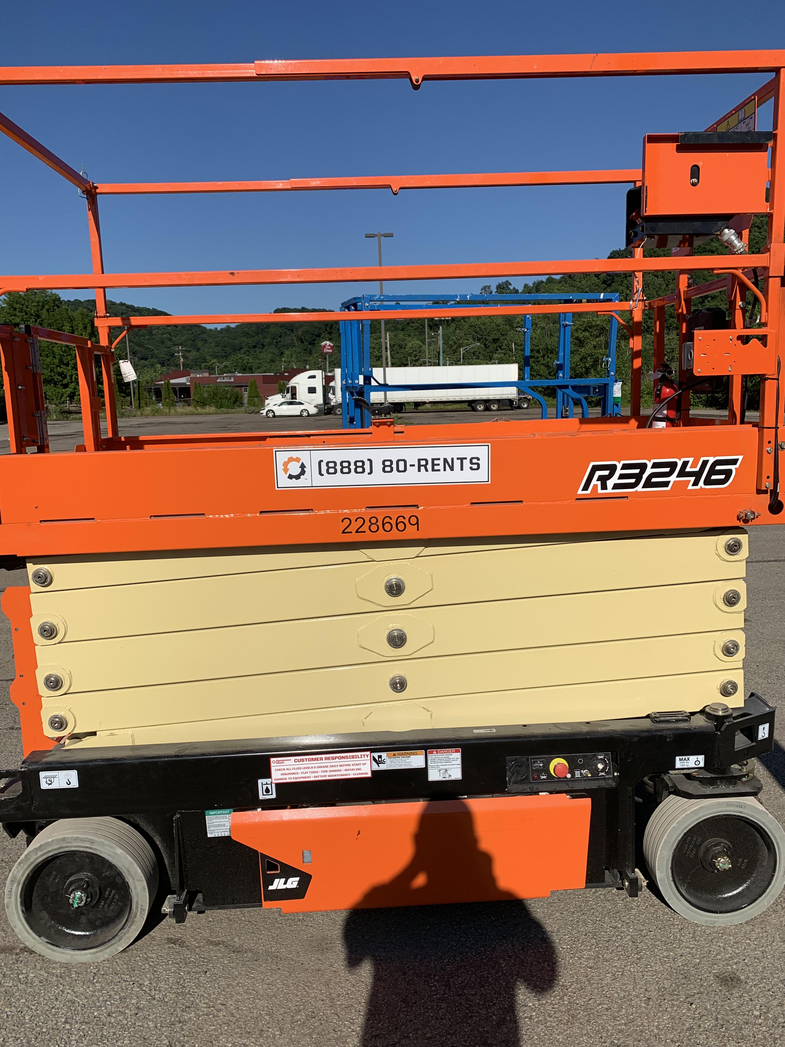 2022 JLG R3246