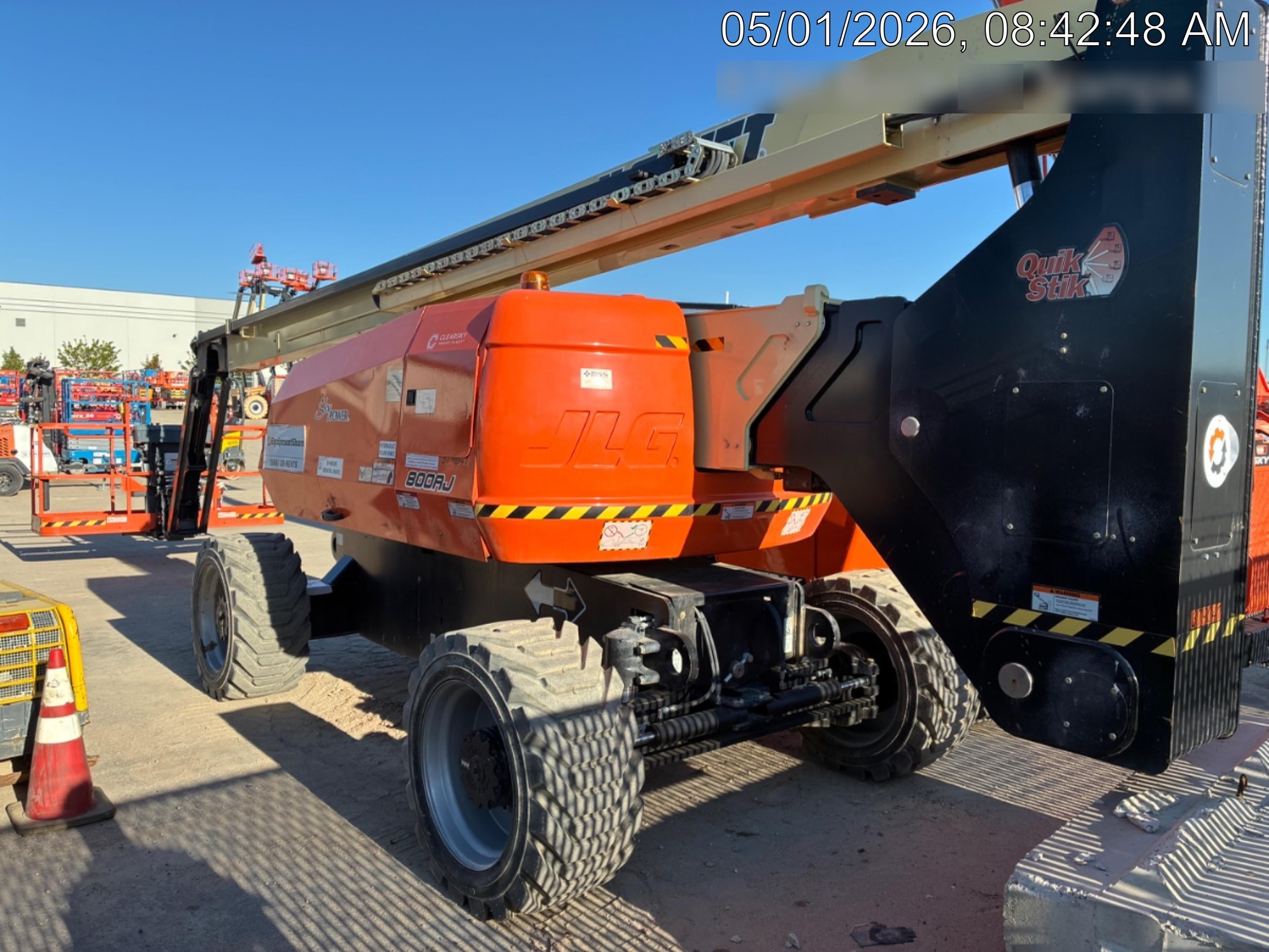 2023 JLG 800AJ