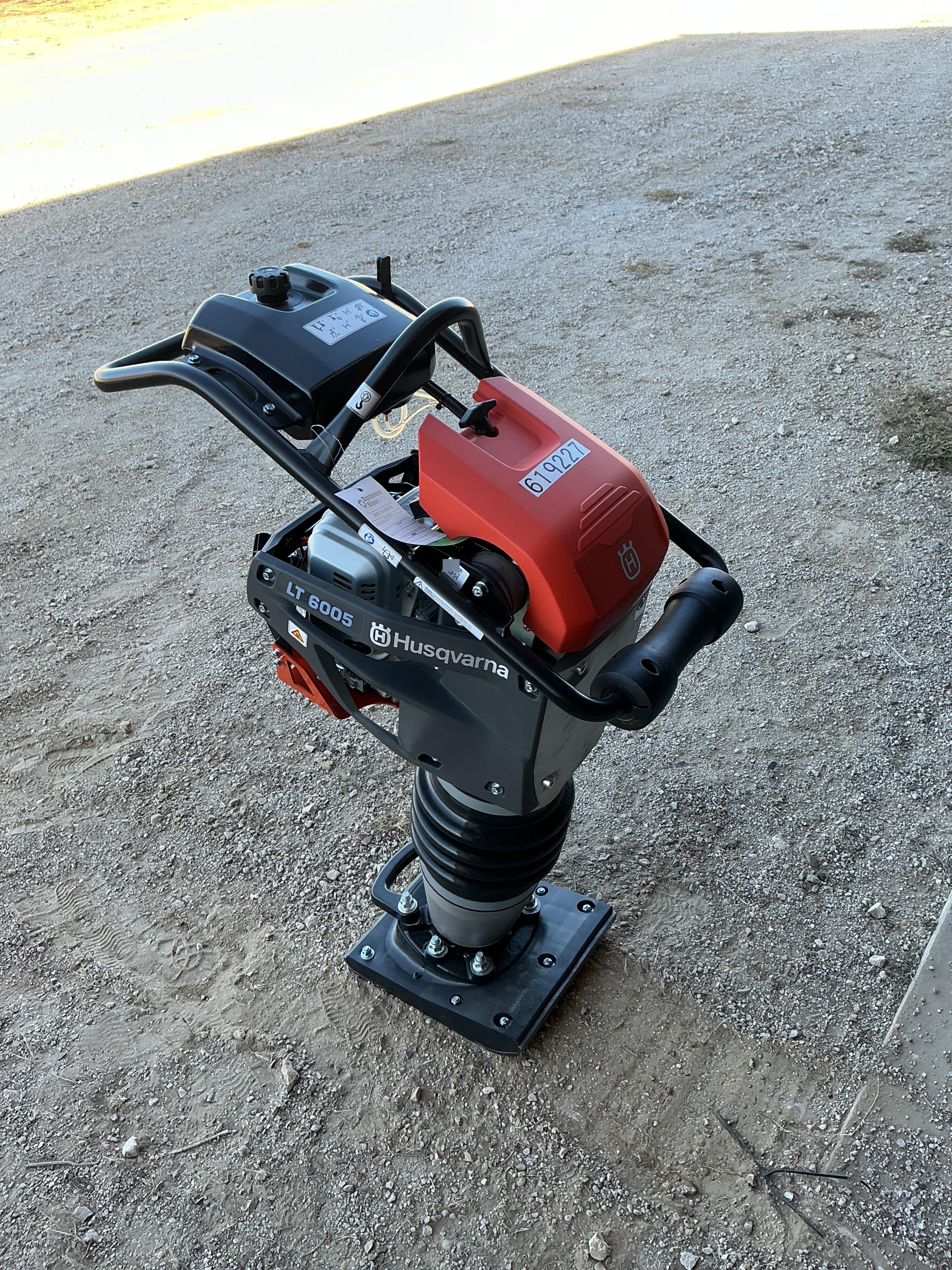 2025 HUSQVARNA LT6005