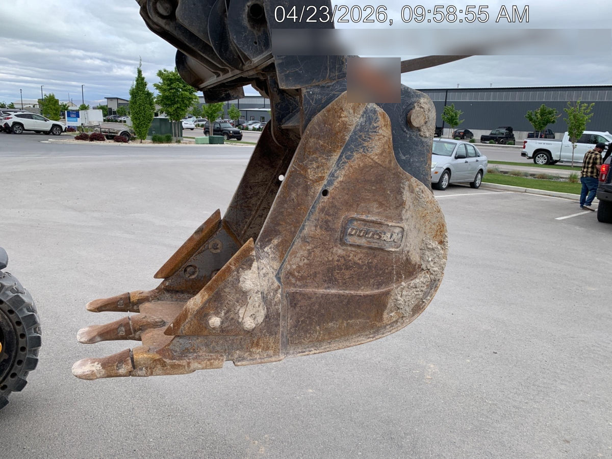 2020 DOOSAN 24" Bucket-Doosan