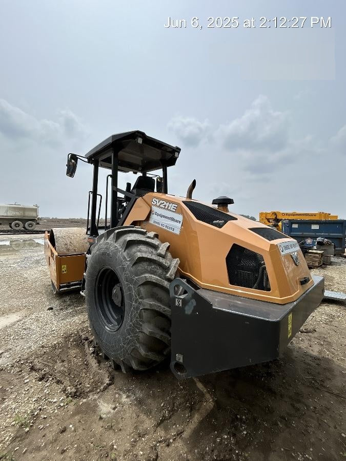 2023 CASE SV211E