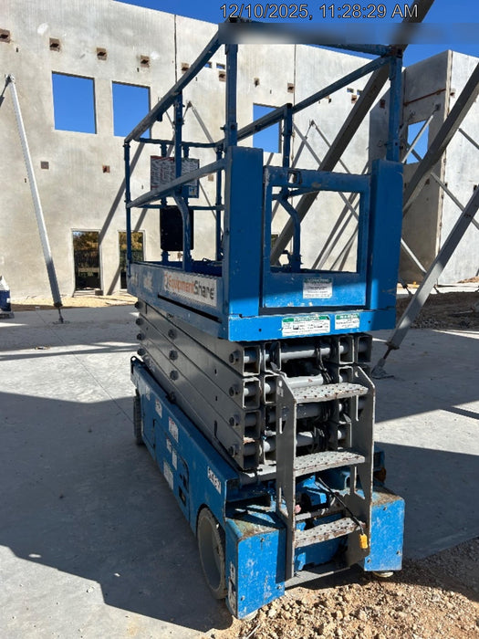 2017 Genie GS-3232 Genie GS3232 Narrow 32' Scissor Lift