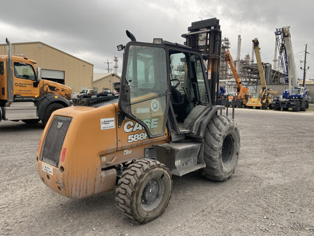 2021 CASE 588H