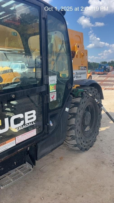 2019 JCB 510-56 74 HP w/CAB/HVAC, Beacon, Worklights, Aux Hydraulics, Solid Tires 66" Carriage/60" Forks