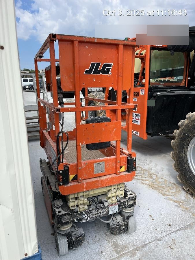 2022 JLG ES1330L