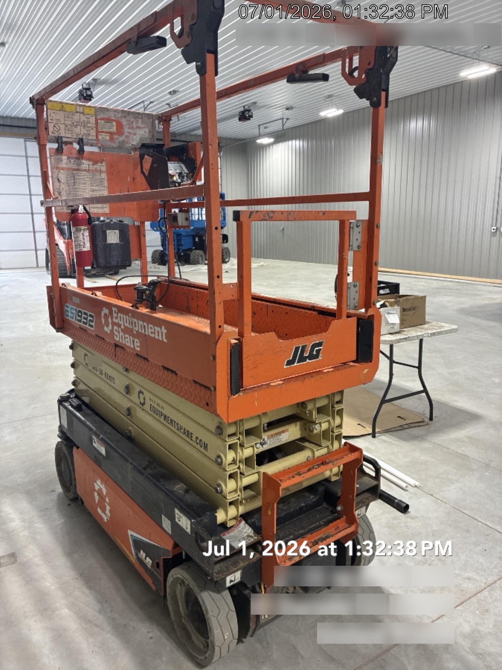 2023 JLG ES1932