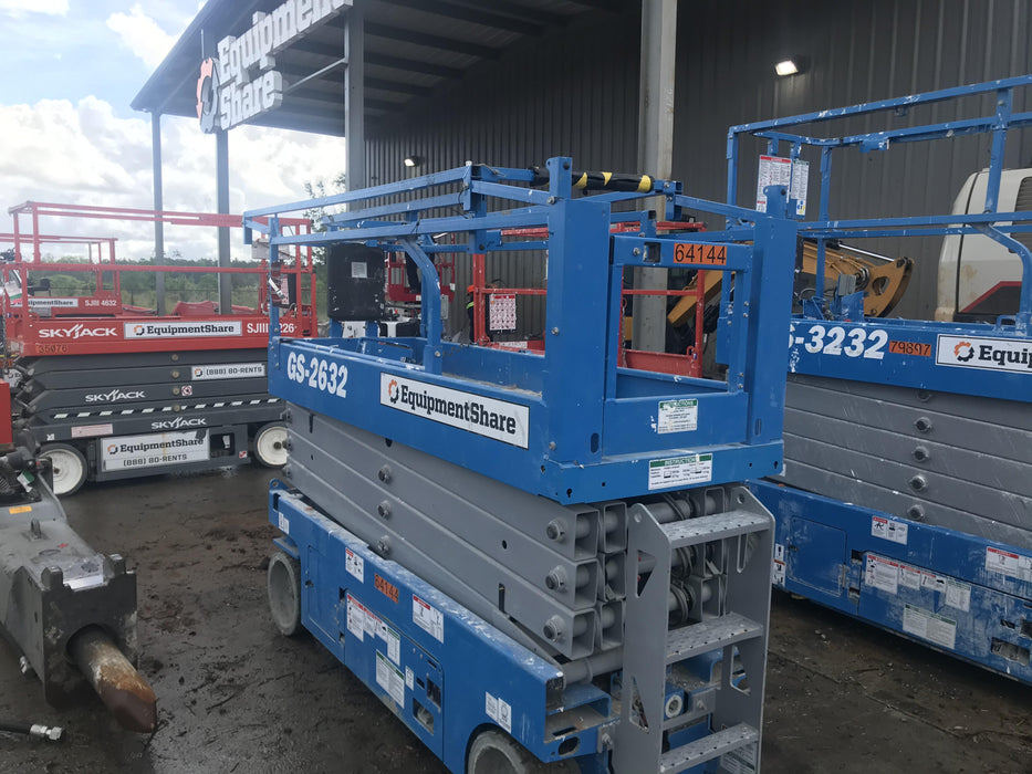 2020 Genie GS-2632 Standard, Folding half height swing gate